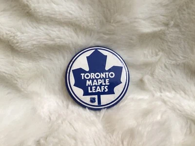 Vintage 1971-1987 Toronto Maple Leafs Retro Logo Pinback Pin Button - Used - Image 1 of 2