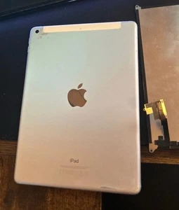iPad 5 (2017) A1823 sans écran - Photo 1/3