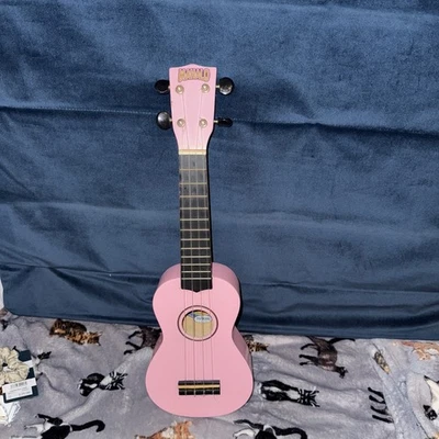 Pink MAHALO No. U30G/PK Ukulele Equipped with NUBONE Enhanced Harmonic Sustain - Image 1 of 4