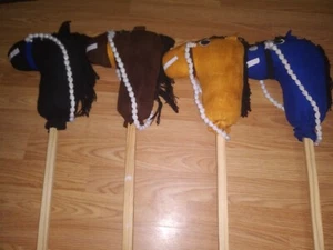El Paso Saddle Blanket Co Set Of 4 Stiched Hobby Horses Horse On A Stick - Picture 1 of 7
