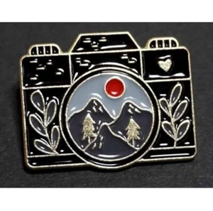 Camera Lover's Mountain Metal Enamel Pin - Picture 1 of 2