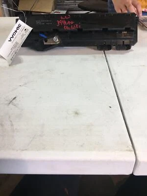 06 BMW 650I Engine Fuse Box Fuse Box Id 6114 6957330-01 - Image 1 of 2