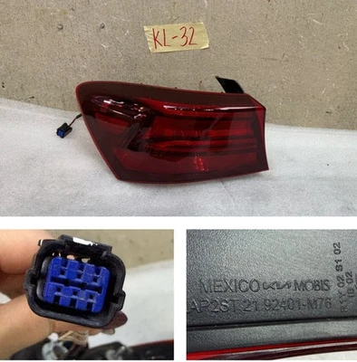 Luz trasera LED COMPLETA 2022 2023 2024 lado izquierdo del conductor Kia Forte 92401-M7600 OEM Foto 1 de 4