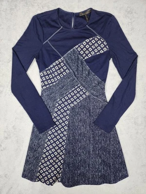 BCBGMAXAZRIA 连衣裙女式 XXS 蓝色几何图案长袖合身喇叭针织 MELIS — 第 1/4 张图片