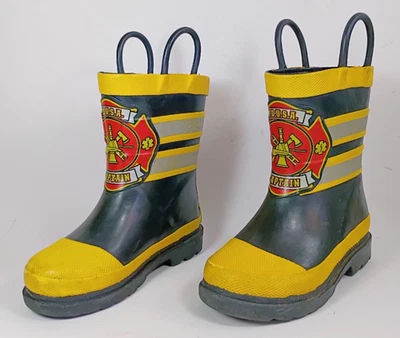 Niño pequeño talla 5/6 F.D. Botas de goma Capitán del Departamento de Bomberos. Foto 1 de 4