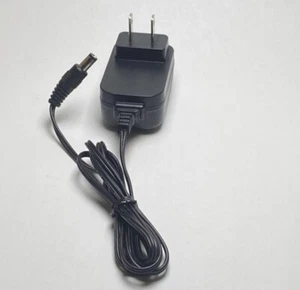 Switching AC / DC Power Adapter Model FLD0710-5.0V1.50A-Z 5V 1.5A - Picture 1 of 3