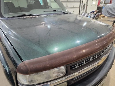 Hood Fits 00-06 SUBURBAN 1500 638788 - Изображение 1 из 4