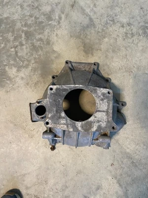 1982-1992 Chevrolet Chevy S10 2.8L V6 bell housing standard transmission CRACKED - Image 1 of 4