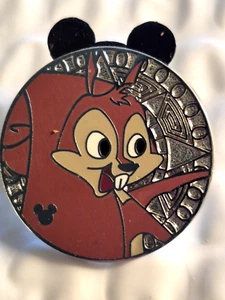 Spilla Disney Emperor's New Groove Topolino Nascosto Trading 2018 RARA HTF Bucky - Foto 1 di 4