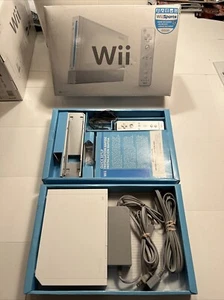 Consola de Videojuegos Nintendo Wii RVL-001 Paquete En Caja No Incluye Juegos - Imagen 1 de 11