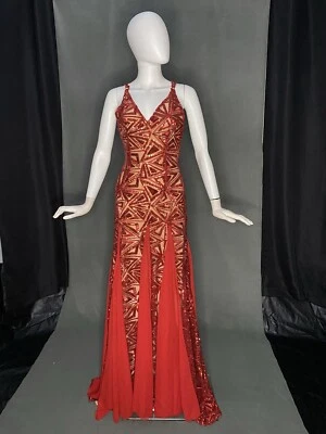 Vestido de noche rojo de gasa con lentejuelas Foto 1 de 3