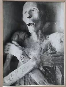 TIRAGE PHOTO ARGENTIQUE MOMIE Éthiopie 1940 18X24cm - Imagen 1 de 2