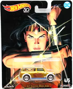 Hot Wheels Pop Culture DC Comics1967 Austin Mini Cooper Van met. gold LW5spkRR's - Picture 1 of 4