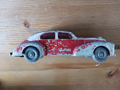 "Coche fundido a presión vintage de 1940 de Hubley 7"" rojo y blanco 1941 sedán" Foto 1 de 4
