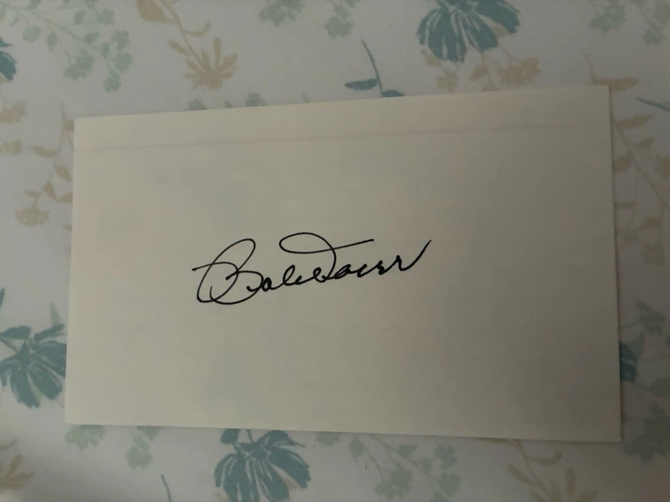Bob Doerr autographed index card.  Red Sox HOFer. - Image 1 of 1