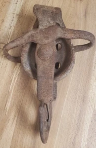 Vintage Cast Iron Metal Pulley Block & Tackle Hook Pulley 4 1/2" Wheel 11" Long - Picture 1 of 6