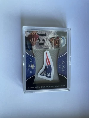 2003 Upper Deck Sweet Spot - классика вышитая нашивка Том Брэди #P-TB логотип команды - Изображение 1 из 2