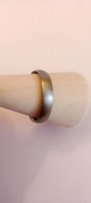 Mens Titanium Brushed Finish Wedding Ring - BRAND NEW - size Q - Image 1 of 4