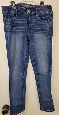 Pantalones de mezclilla cortos American Eagle AE súper elásticos talla 12 Foto 1 de 4