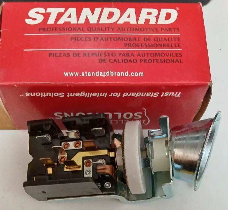 Ford Mustang 1969 interruptor de faros nuevo Mac's Foto 1 de 4