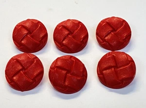 Lot 6 Vintage Plastic Red Round Patterned and Etched Buttons - Picture 1 of 3