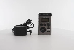 Marantz PMD620 Professional Handheld SD MP3/WAV Recorder (PMD620/N1B) - Picture 1 of 4