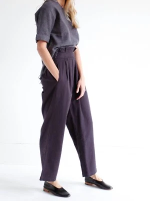 Calça plissada preta guindaste roxa Totokaelo La Garconne tamanho P nova com etiquetas (PPT-08) - Imagem 1 de 4