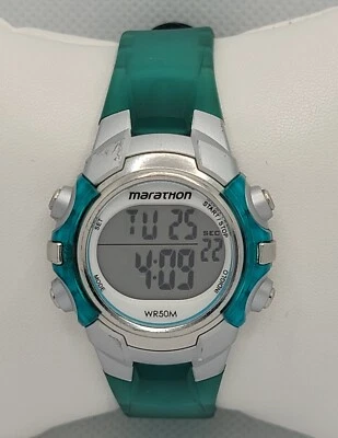 Reloj de cuarzo digital Timex 1440 deportivo Indiglo verde tono plata para dama L5 Foto 1 de 4