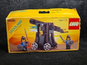 LEGO LEGOLAND Castle Black Falcons: Catapult 6030 (1984) - NEW SEALED Vintage