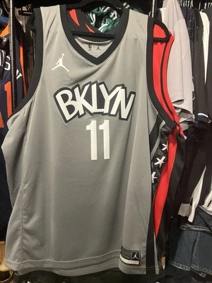 Camiseta deportiva Nike X Brooklyn Nets Statement BKLYN Swingman Kyrie Irving para hombre XL Foto 1 de 4