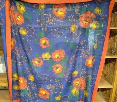 Yves Saint Laurent超大花卉披肩/围巾 — 第 1/3 张图片