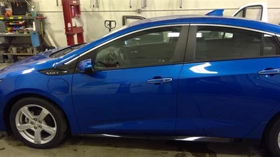 Puerta delantera izquierda del conductor compatible con 16-19 voltios 3051612 Foto 1 de 4