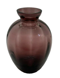 Belgium Art Glass Purple Amethyst Vase 5 inches tall MCM Mid Century Mod Design - Picture 1 of 7