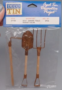 Juego de 3 herramientas de jardinería miniatura para casa de muñecas 4 en color oxidado nuevas - Imagen 1 de 3