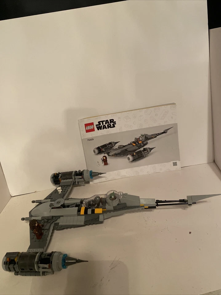 Lego Star Wars # 75325 Authentic With Minifigures And Instructions PLEASE READ - Image 1 of 4