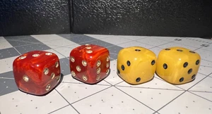 Pair of Vintage Red + Pair of Cream Swirl Marbled BAKELITE Backgammon Dice - Picture 1 of 21