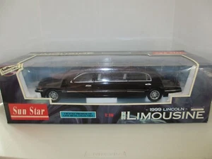 SUN STAR 1999 LINCOLN TOWN CAR STRETCH LIMOUSINE 1:18 SCALE DIECAST - NEW - Picture 1 of 8