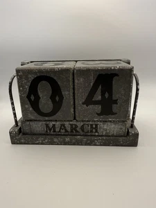 Wooden Block Perpetual Calendar - Picture 1 of 4