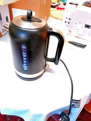 Dualit Classic Kettle Black - Image 1 of 4