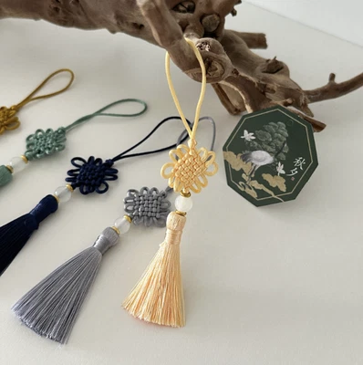 Dije Borla Colgante Norigae Tradicional Coreano - Accesorio Nudo Hecho a Mano Foto 1 de 2