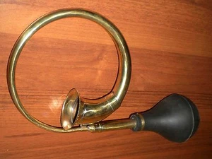 Grande Clacson Per Auto D'Epoca Tromba Calcio Carnevale 37Cm Lunga, Molto Forte - Foto 1 di 1
