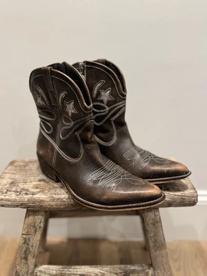 Jeffrey Campbell STARWOOD Cuero Marrón Envejecido Western Botín 41 EE. UU. 10 Foto 1 de 4