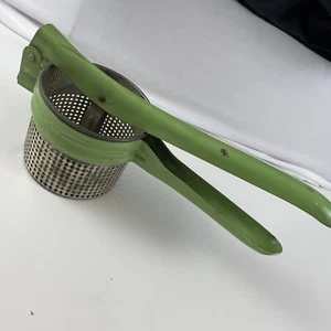 Vintage Farmhouse Metal Potato Ricer Masher with Green Handles VINTAGE - Picture 1 of 11