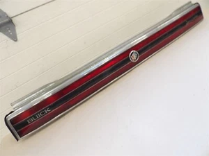 BUICK SKYLARK 1989-1991 4 Dr REAR BODY CENTER TAILLIGHT TAIL PANEL LIGHT LENS - Bild 1 von 10