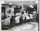 1959 Press Photo Dallas Texass Baylor Hospital moms & babies move to new wing