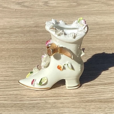 Plato de baratija vintage de porcelana "bota de tacón alto" pintado a mano flores y lazo Japón Foto 1 de 4