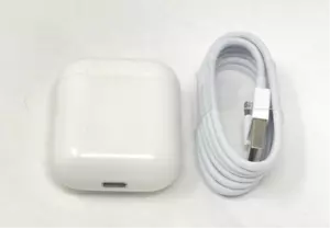 Apple AirPods - Left Airpod Only MMEF2AM/A Good - Picture 1 of 5