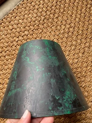Pantalla de lámpara con clip ~ verde mármol pintado a mano ~ forma de llamarada - 6,5" de alto - 8" inferior; 5" Foto 1 de 4
