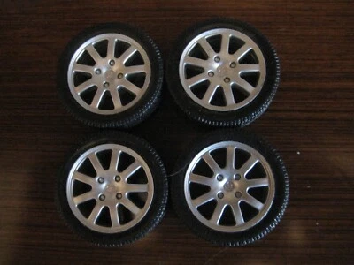 LOTTO RUOTE PEUGEOT 206 WELLY 1/18 TUNING O DIORAMA - Immagine 1 di 4