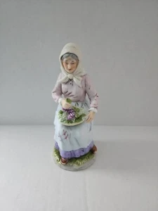 Home Interiors Homco Old Tuscan Woman Farming Grapes 1453 Figurine VTG - Picture 1 of 3